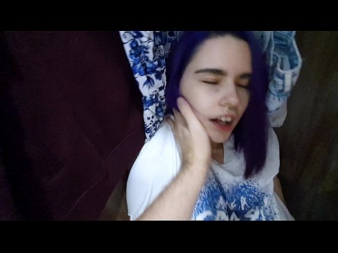 ❤️ Löysin siskoni kaapista ja autoin häntä laukeamaan ❤❌ Pornovideo at us ️❤